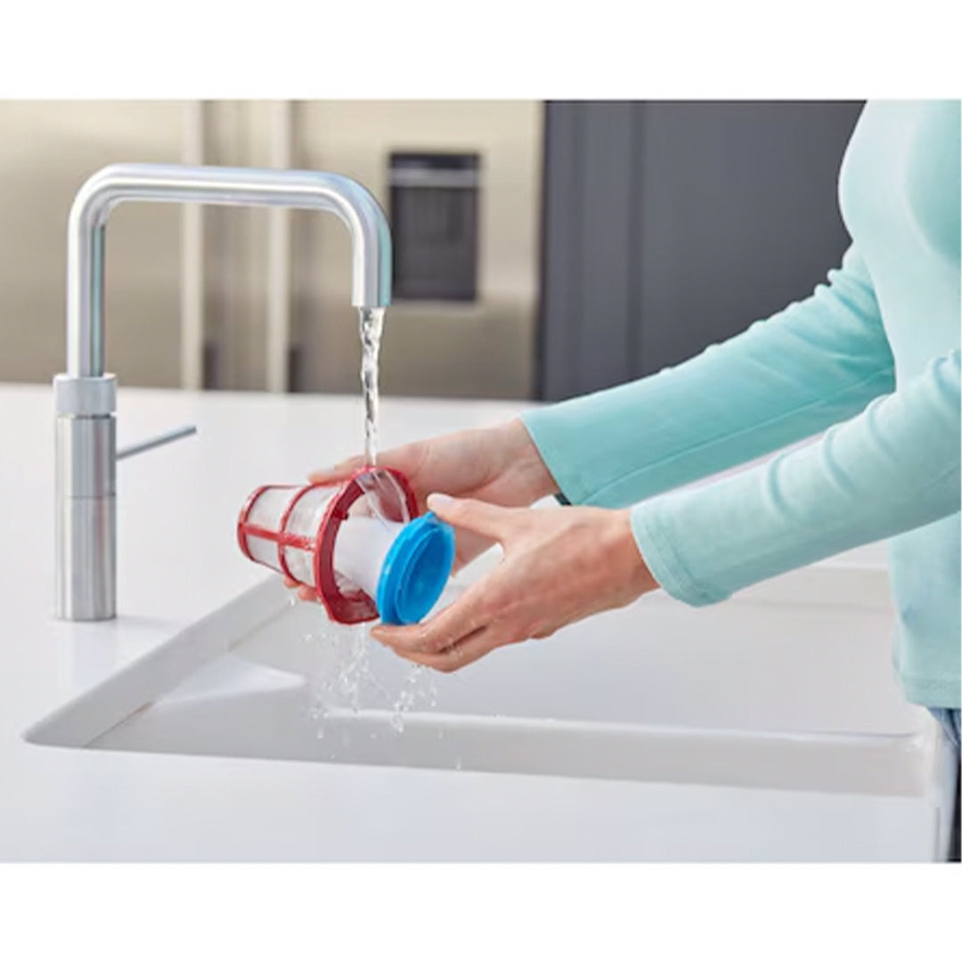 BLACK+DECKER/LITHIUM STICK VACUUM 2IN 1/18V 2.0AH/SVB520JW-B5