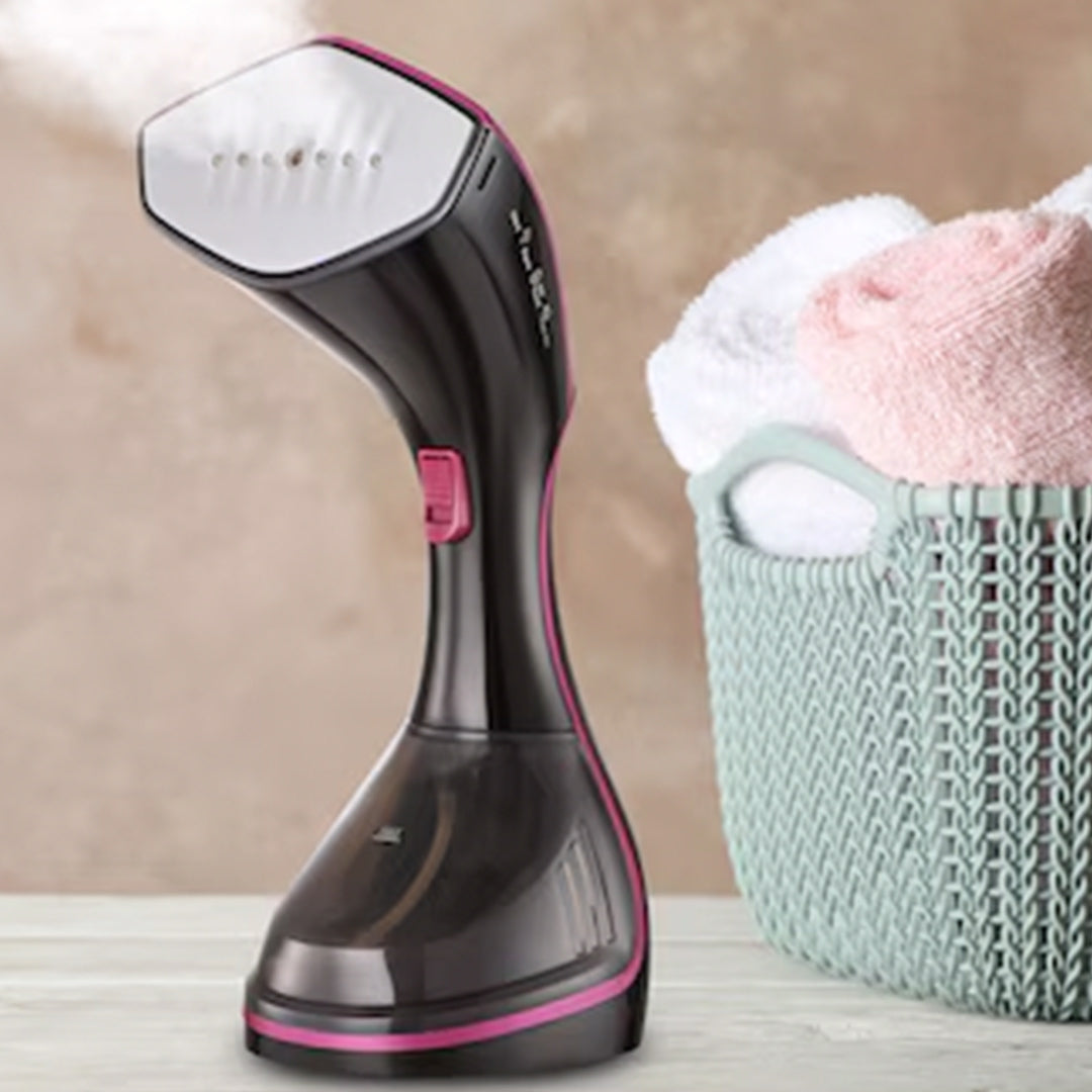 BLACK+DECKER /DIGITAL HANDHELD GARMENT STEAMER/1600W/ HSTD1600-B5